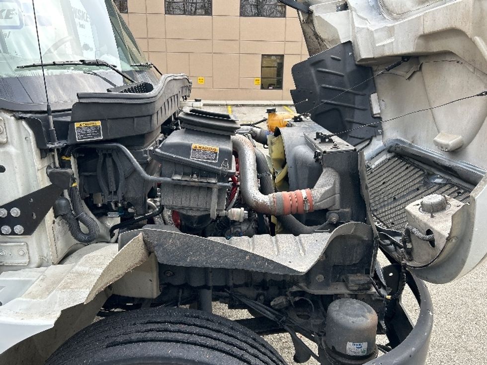 Refrigerated Truck-Light and Medium Duty Trucks-International-2019-4300-Delta-BC-161,499\n\t\tkm-$ 80,750 - Image 23