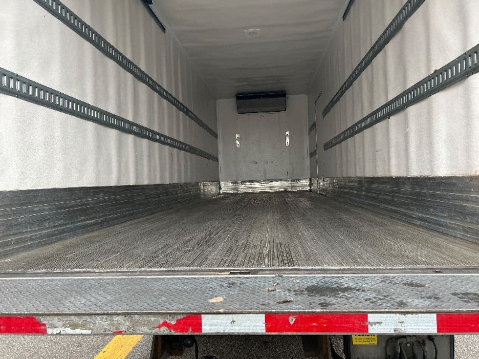 Refrigerated Truck-Light and Medium Duty Trucks-International-2019-4300-Delta-BC-168,979\n\t\tkm-$ 77,500 - Image 10