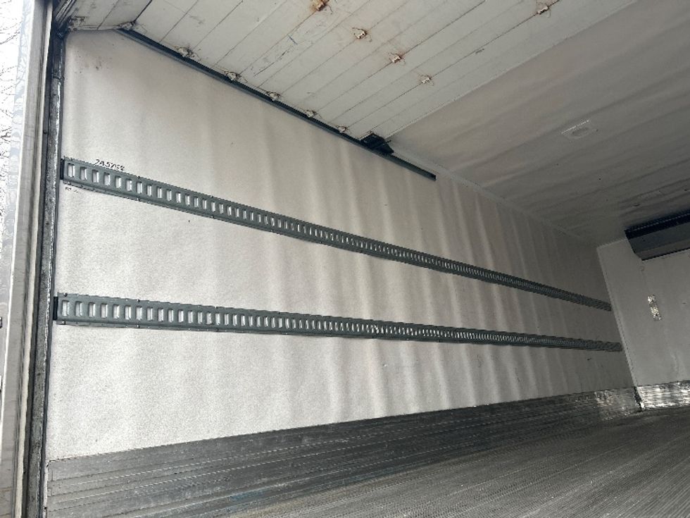 Refrigerated Truck-Light and Medium Duty Trucks-International-2019-4300-Delta-BC-168,979\n\t\tkm-$ 77,500 - Image 11