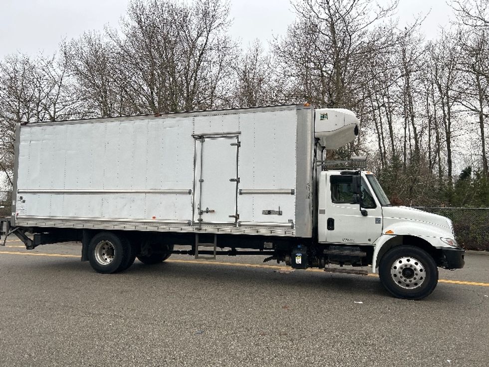 Refrigerated Truck-Light and Medium Duty Trucks-International-2019-4300-Delta-BC-168,979\n\t\tkm-$ 77,500 - Image 15