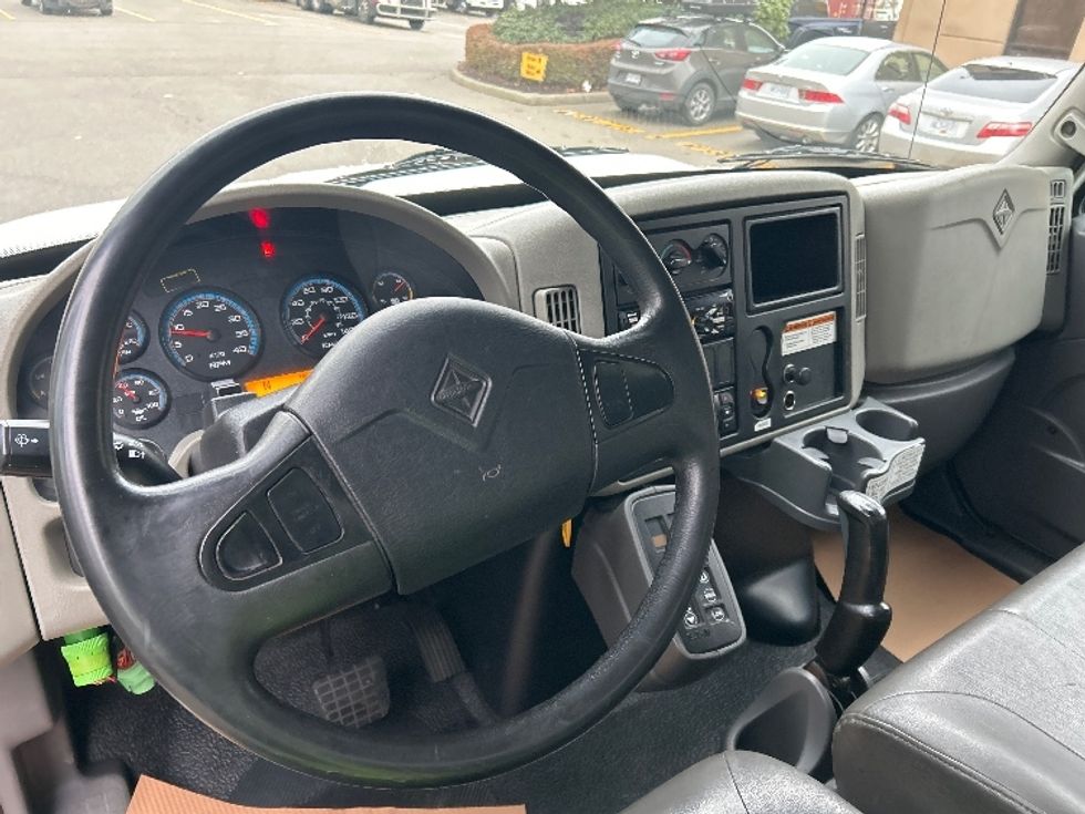 Refrigerated Truck-Light and Medium Duty Trucks-International-2019-4300-Delta-BC-168,979\n\t\tkm-$ 77,500 - Image 17