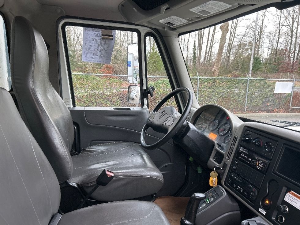 Refrigerated Truck-Light and Medium Duty Trucks-International-2019-4300-Delta-BC-168,979\n\t\tkm-$ 77,500 - Image 22