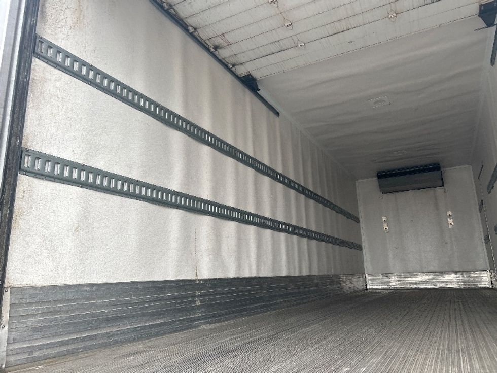 Refrigerated Truck-Light and Medium Duty Trucks-International-2019-4300-Delta-BC-194,297\n\t\tkm-$ 75,750 - Image 11