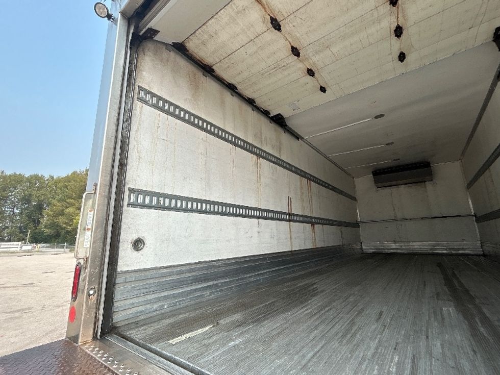 Refrigerated Truck-Light and Medium Duty Trucks-International-2019-4300-Delta-BC-206,808\n\t\tkm-$ 58,500 - Image 10