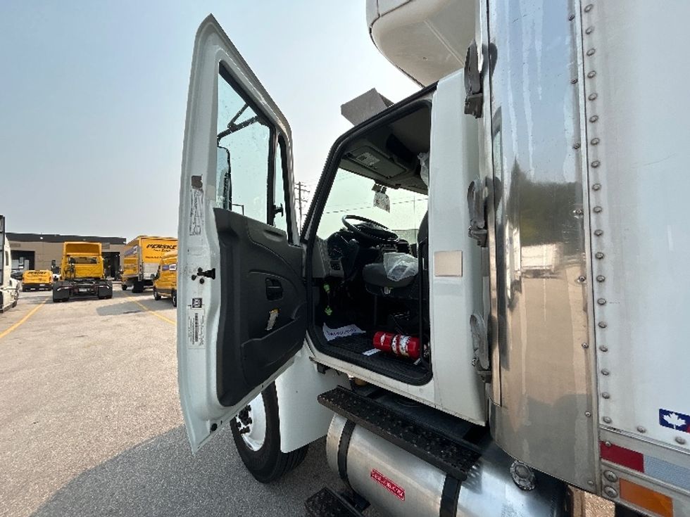 Refrigerated Truck-Light and Medium Duty Trucks-International-2019-4300-Delta-BC-206,808\n\t\tkm-$ 58,500 - Image 15