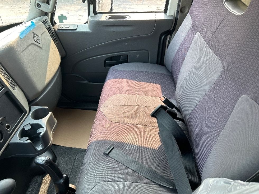 Refrigerated Truck-Light and Medium Duty Trucks-International-2019-4300-Delta-BC-206,808\n\t\tkm-$ 58,500 - Image 18