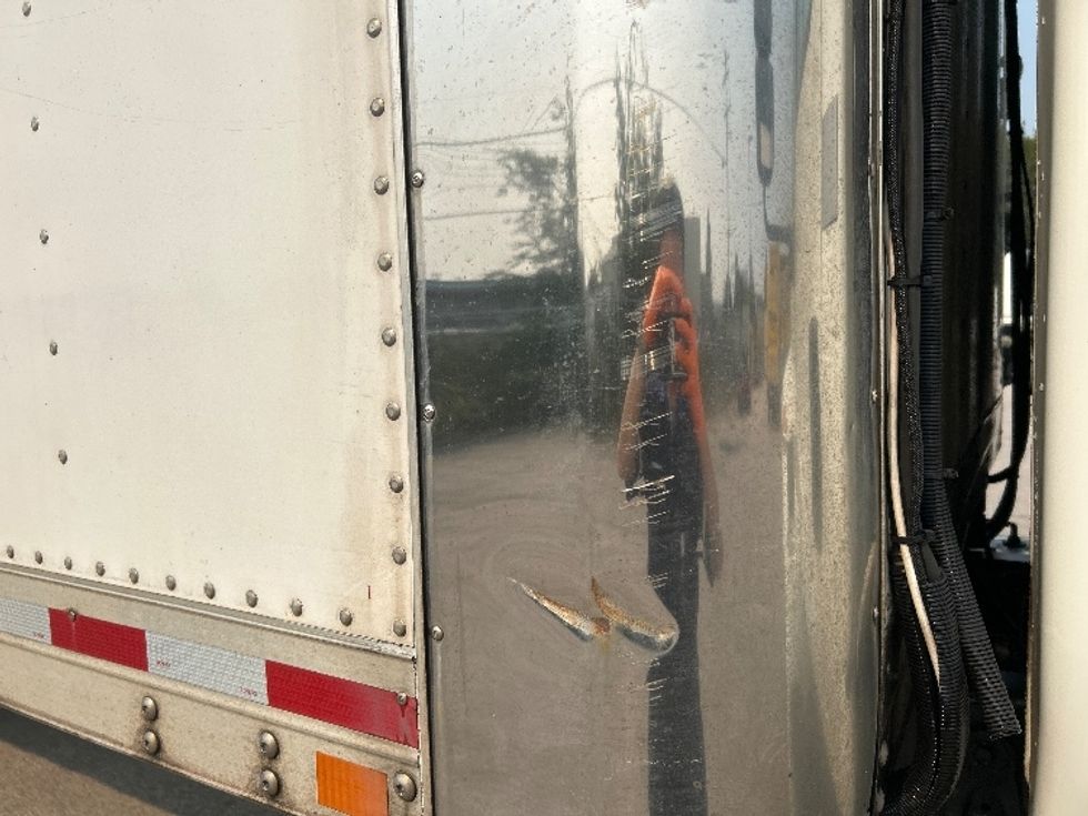 Refrigerated Truck-Light and Medium Duty Trucks-International-2019-4300-Delta-BC-206,808\n\t\tkm-$ 58,500 - Image 24