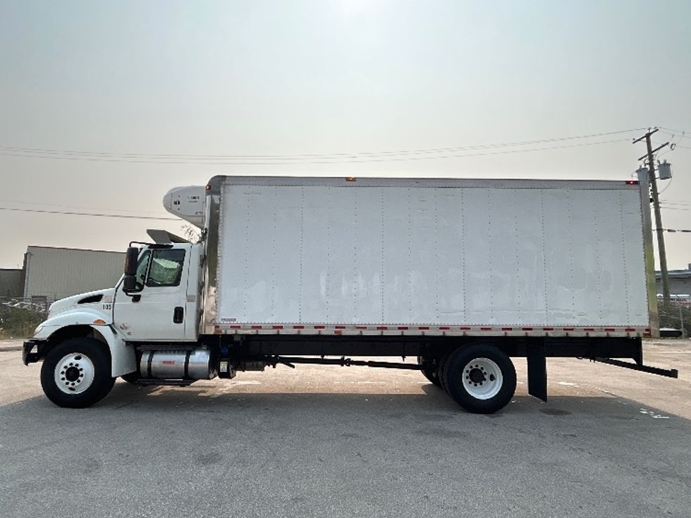 Refrigerated Truck-Light and Medium Duty Trucks-International-2019-4300-Delta-BC-206,808\n\t\tkm-$ 58,500 - Image 4