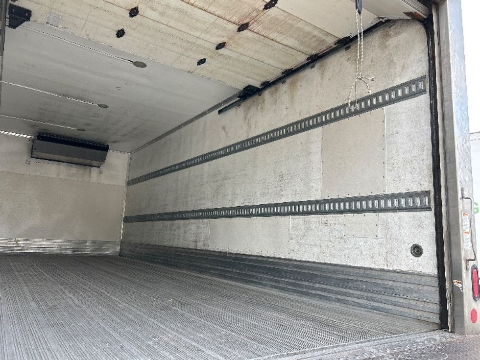Refrigerated Truck-Light and Medium Duty Trucks-International-2019-4300-Delta-BC-213,104\n\t\tkm-$ 60,000 - Image 12