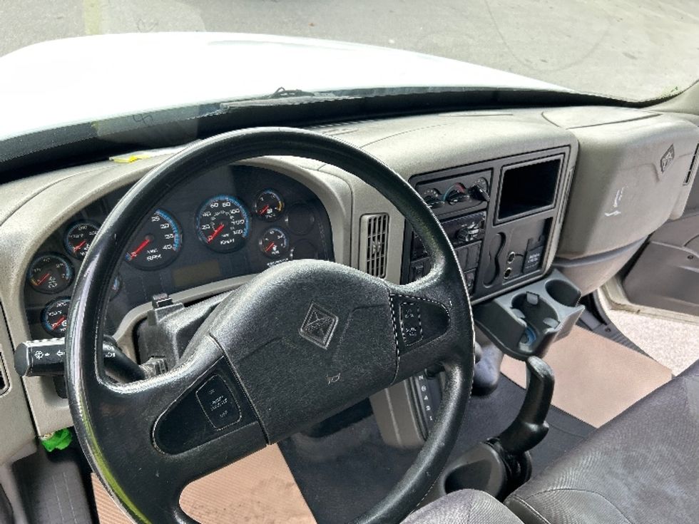 Refrigerated Truck-Light and Medium Duty Trucks-International-2019-4300-Delta-BC-213,104\n\t\tkm-$ 60,000 - Image 16