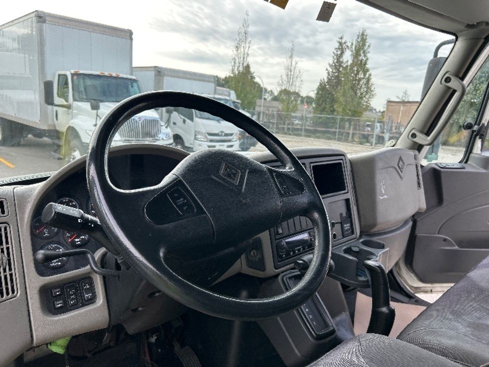 Refrigerated Truck-Light and Medium Duty Trucks-International-2019-4300-Delta-BC-213,104\n\t\tkm-$ 60,000 - Image 17