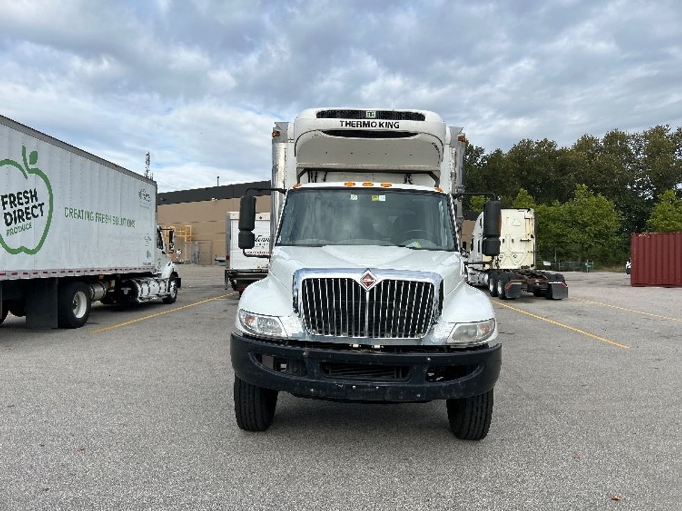 Refrigerated Truck-Light and Medium Duty Trucks-International-2019-4300-Delta-BC-213,104\n\t\tkm-$ 60,000 - Image 2