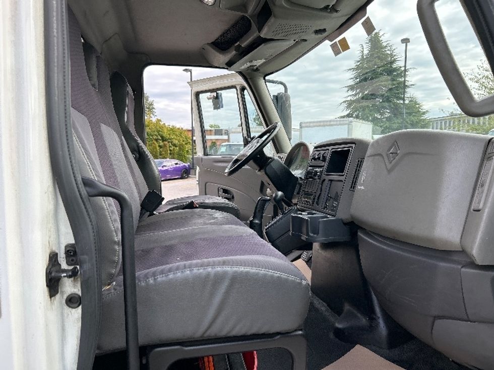 Refrigerated Truck-Light and Medium Duty Trucks-International-2019-4300-Delta-BC-213,104\n\t\tkm-$ 60,000 - Image 21
