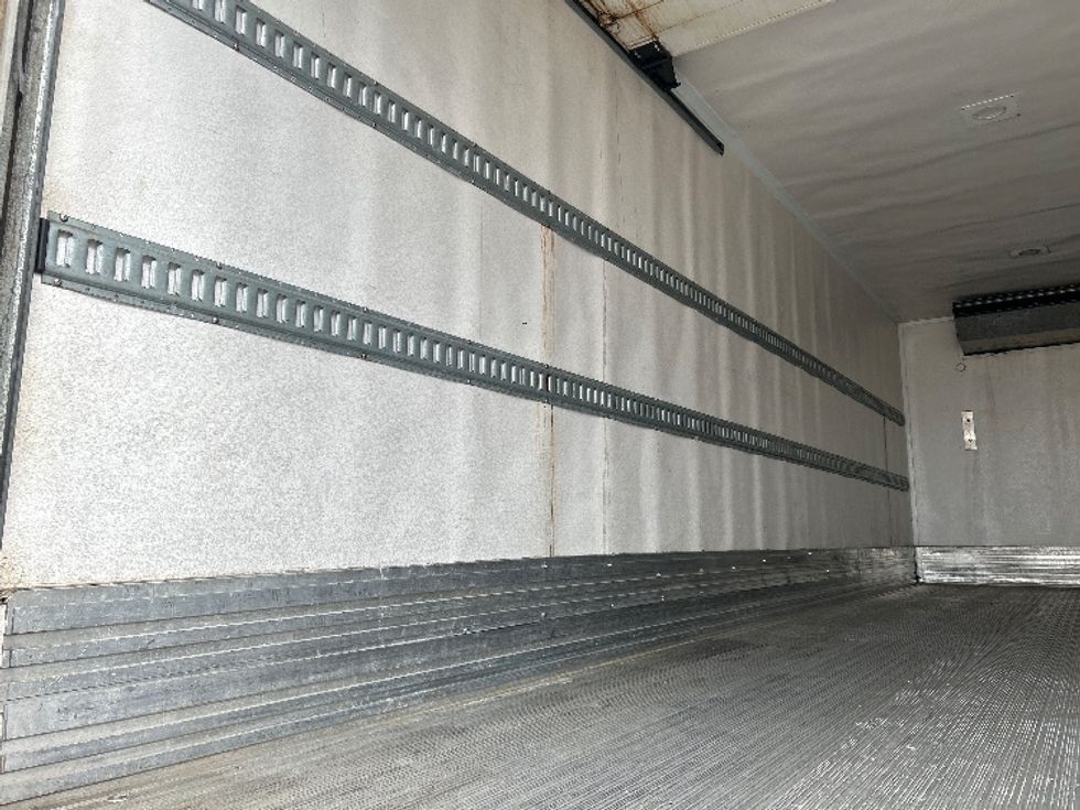 Refrigerated Truck-Light and Medium Duty Trucks-International-2019-4300-Delta-BC-246,529\n\t\tkm-$ 75,000 - Image 11