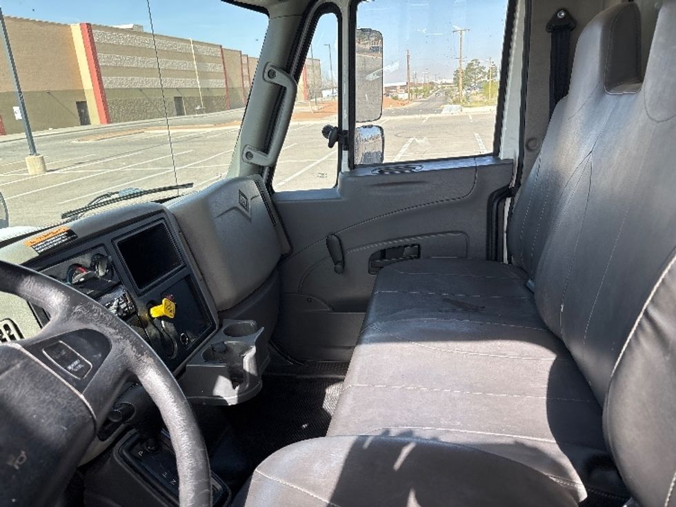 Refrigerated Truck-Light and Medium Duty Trucks-International-2019-4300-El Paso-TX-116,234\n\t\tmiles-$ 56,750 - Image 18