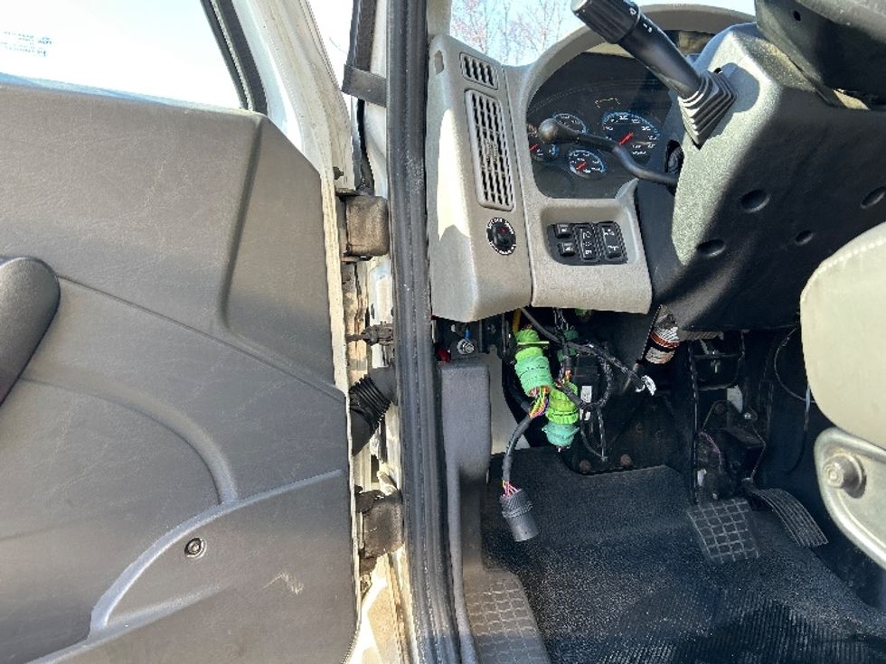 Refrigerated Truck-Light and Medium Duty Trucks-International-2019-4300-Fitchburg-MA-151,911\n\t\tmiles-$ 45,750 - Image 16