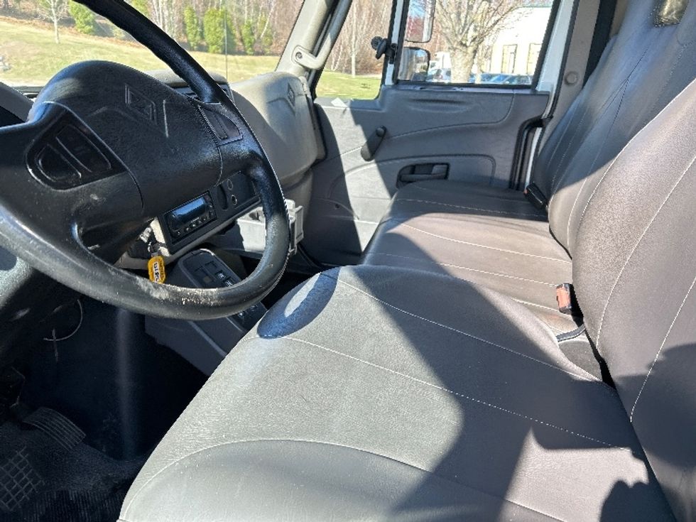 Refrigerated Truck-Light and Medium Duty Trucks-International-2019-4300-Fitchburg-MA-151,911\n\t\tmiles-$ 45,750 - Image 19