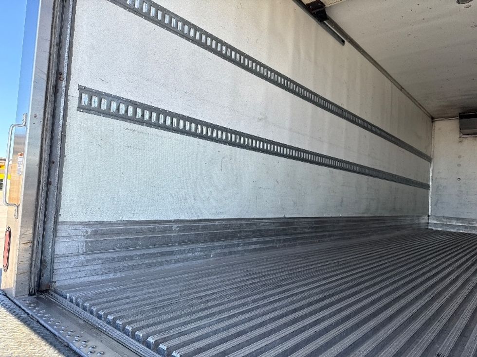 Refrigerated Truck-Light and Medium Duty Trucks-International-2019-4300-Fort Worth-TX-305,510\n\t\tmiles-$ 23,500 - Image 11