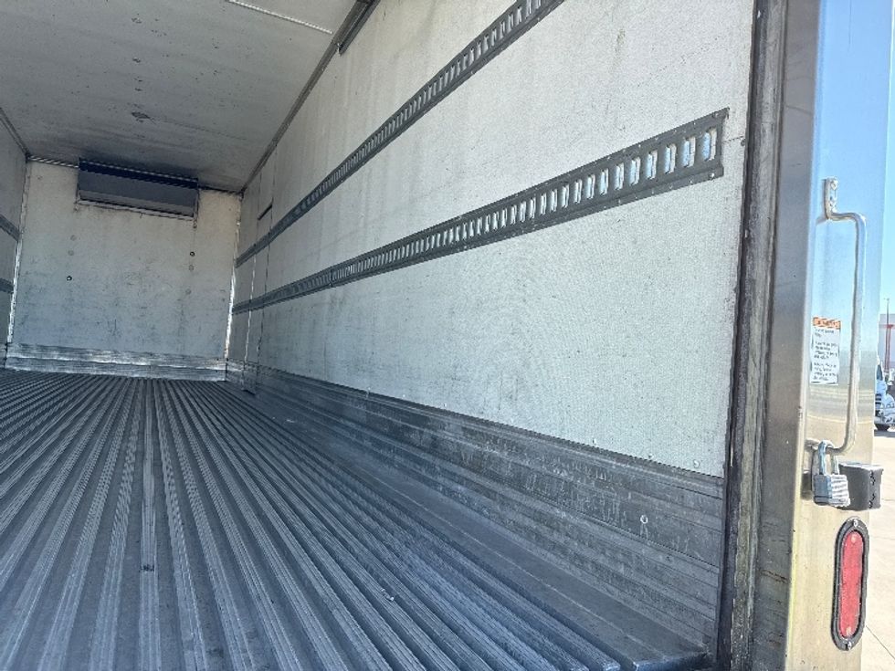 Refrigerated Truck-Light and Medium Duty Trucks-International-2019-4300-Fort Worth-TX-305,510\n\t\tmiles-$ 23,500 - Image 12