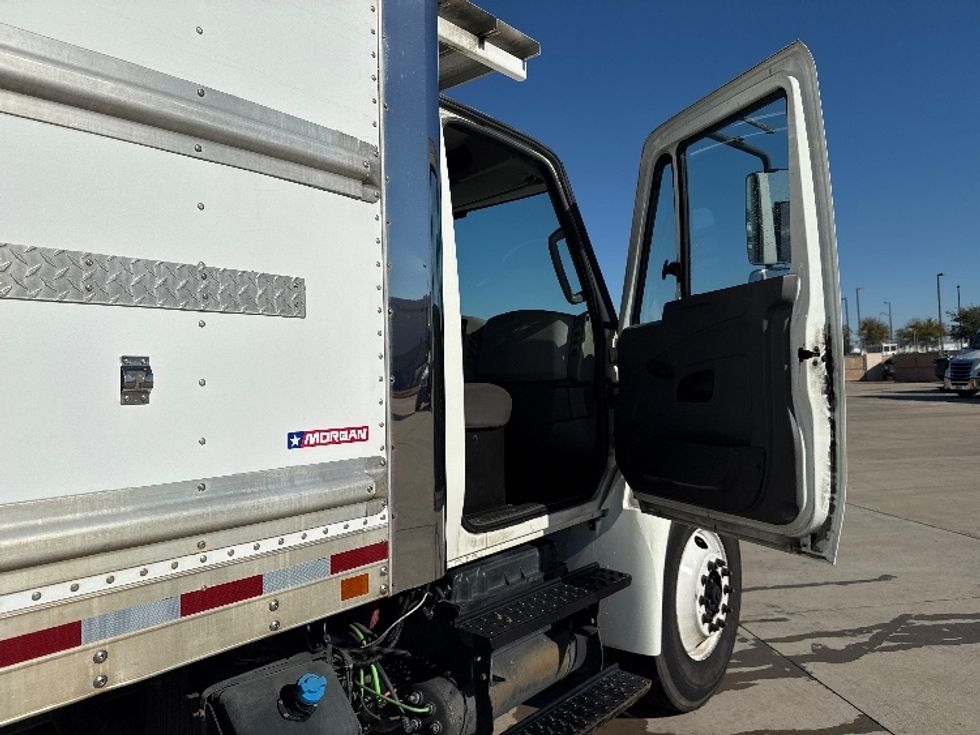 Refrigerated Truck-Light and Medium Duty Trucks-International-2019-4300-Fort Worth-TX-305,510\n\t\tmiles-$ 23,500 - Image 20