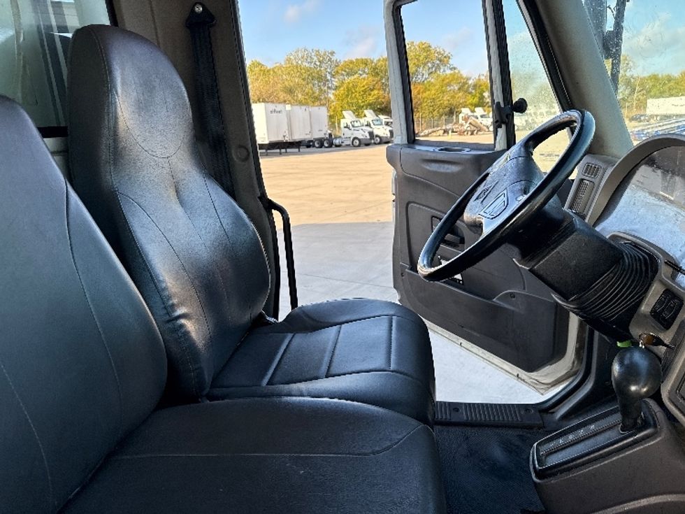 Refrigerated Truck-Light and Medium Duty Trucks-International-2019-4300-Fort Worth-TX-305,510\n\t\tmiles-$ 23,500 - Image 22