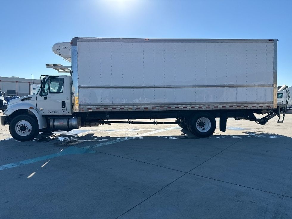 Refrigerated Truck-Light and Medium Duty Trucks-International-2019-4300-Fort Worth-TX-305,510\n\t\tmiles-$ 23,500 - Image 4