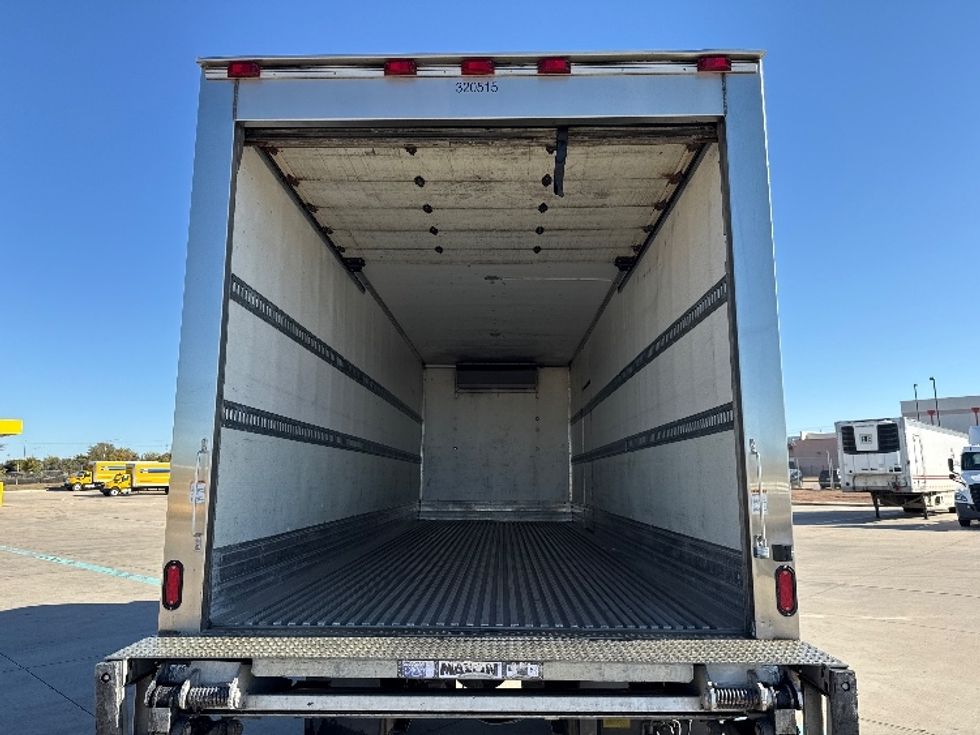 Refrigerated Truck-Light and Medium Duty Trucks-International-2019-4300-Fort Worth-TX-305,510\n\t\tmiles-$ 23,500 - Image 8