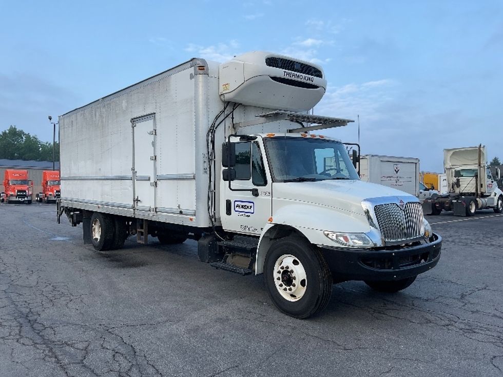 Refrigerated Truck-Light and Medium Duty Trucks-International-2019-4300-Gahanna-OH-223,418\n\t\tmiles-$ 49,000 - Image 1