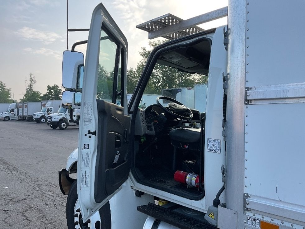 Refrigerated Truck-Light and Medium Duty Trucks-International-2019-4300-Gahanna-OH-223,418\n\t\tmiles-$ 49,000 - Image 16