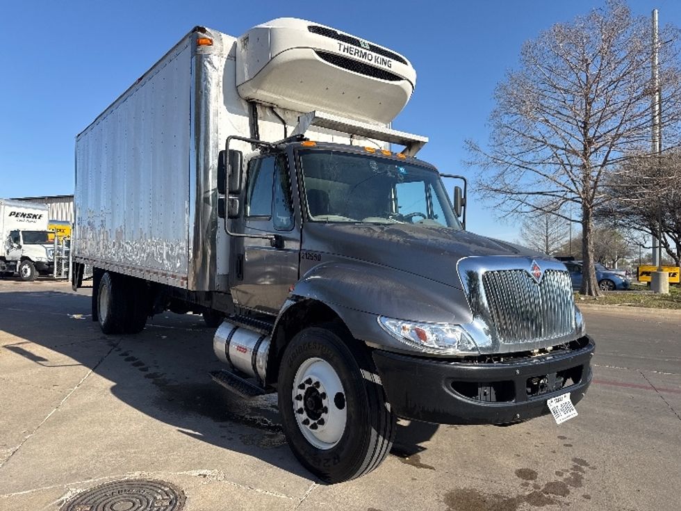 Refrigerated Truck-Light and Medium Duty Trucks-International-2019-4300-Garland-TX-272,106\n\t\tmiles-$ 30,750 - Image 1