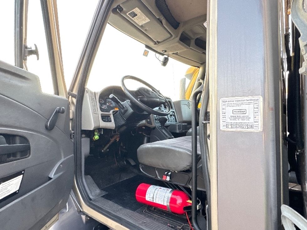 Refrigerated Truck-Light and Medium Duty Trucks-International-2019-4300-Garland-TX-272,106\n\t\tmiles-$ 30,750 - Image 16