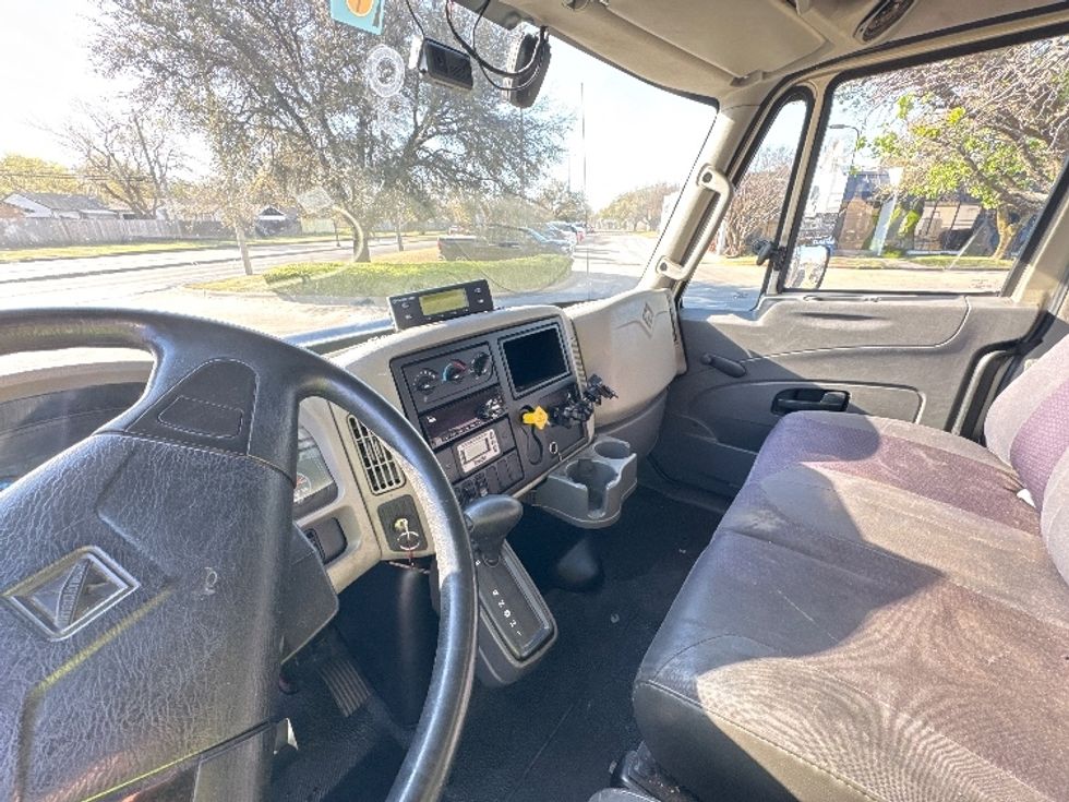 Refrigerated Truck-Light and Medium Duty Trucks-International-2019-4300-Garland-TX-272,106\n\t\tmiles-$ 30,750 - Image 19