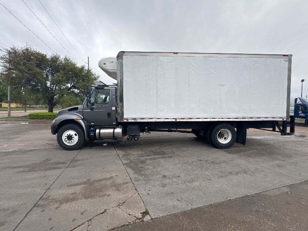 Refrigerated Truck-Light and Medium Duty Trucks-International-2019-4300-Garland-TX-272,106\n\t\tmiles-$ 30,750 - Image 4