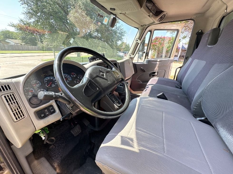 Refrigerated Truck-Light and Medium Duty Trucks-International-2019-4300-Garland-TX-298,206\n\t\tmiles-$ 23,500 - Image 17