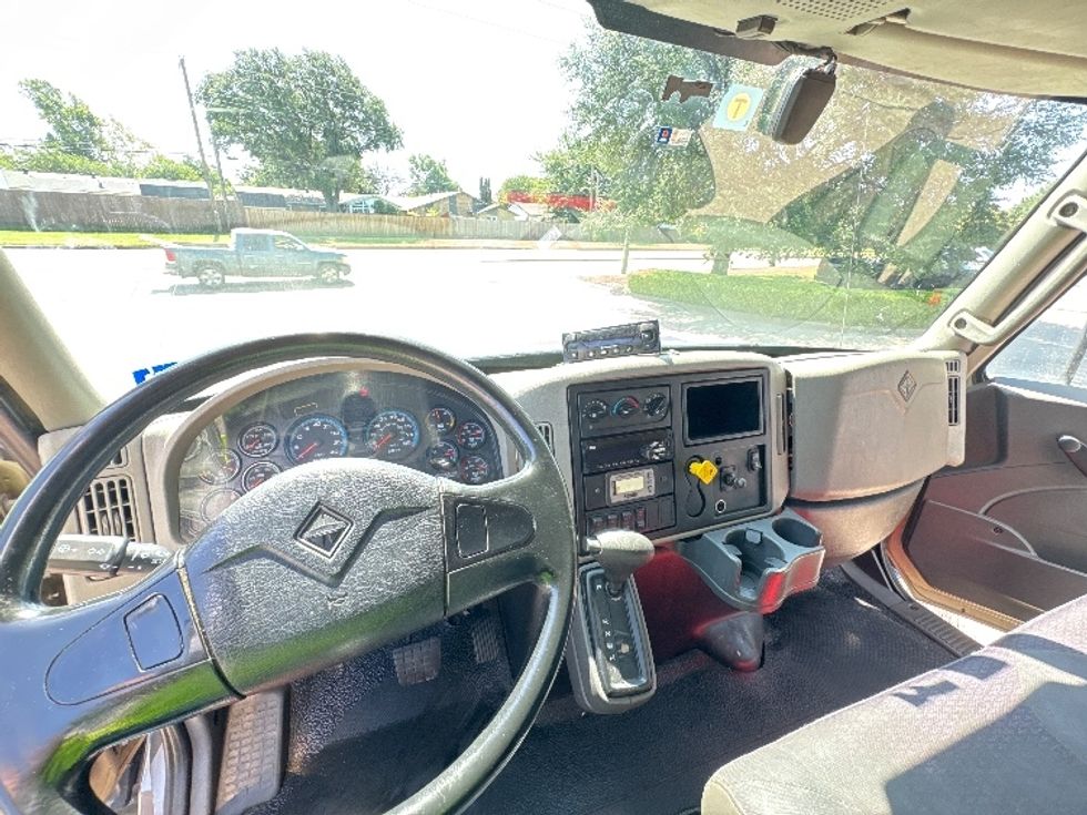 Refrigerated Truck-Light and Medium Duty Trucks-International-2019-4300-Garland-TX-298,206\n\t\tmiles-$ 23,500 - Image 18