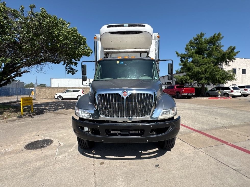 Refrigerated Truck-Light and Medium Duty Trucks-International-2019-4300-Garland-TX-298,206\n\t\tmiles-$ 23,500 - Image 2