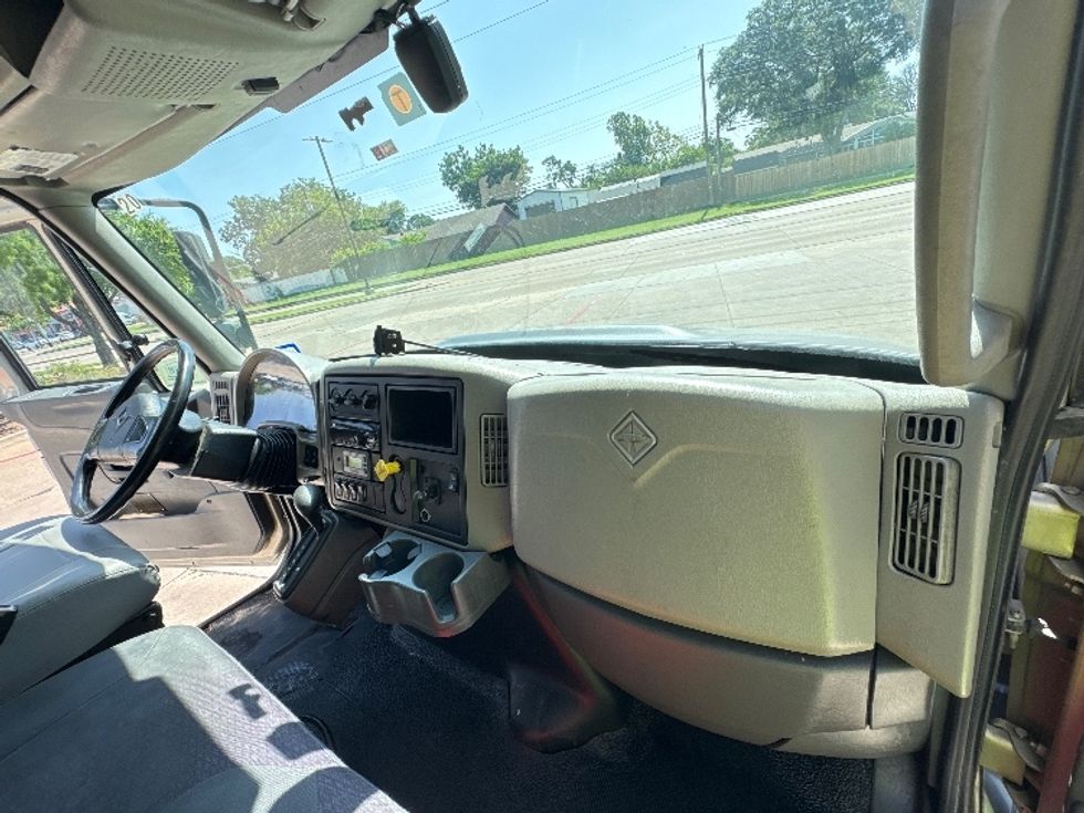 Refrigerated Truck-Light and Medium Duty Trucks-International-2019-4300-Garland-TX-298,206\n\t\tmiles-$ 23,500 - Image 21