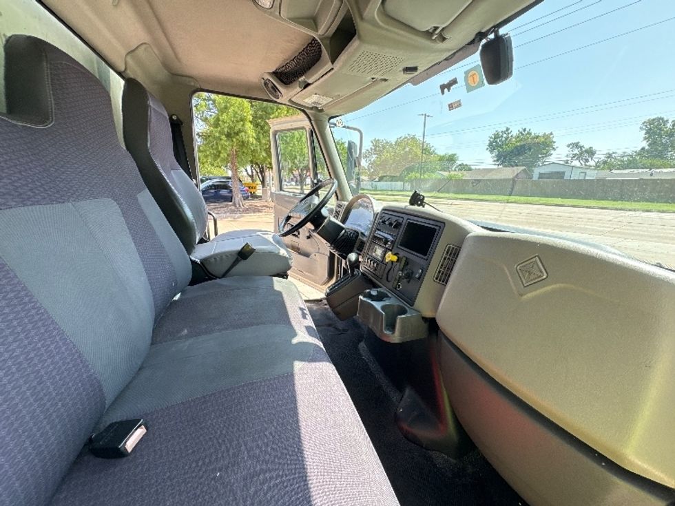 Refrigerated Truck-Light and Medium Duty Trucks-International-2019-4300-Garland-TX-298,206\n\t\tmiles-$ 23,500 - Image 22