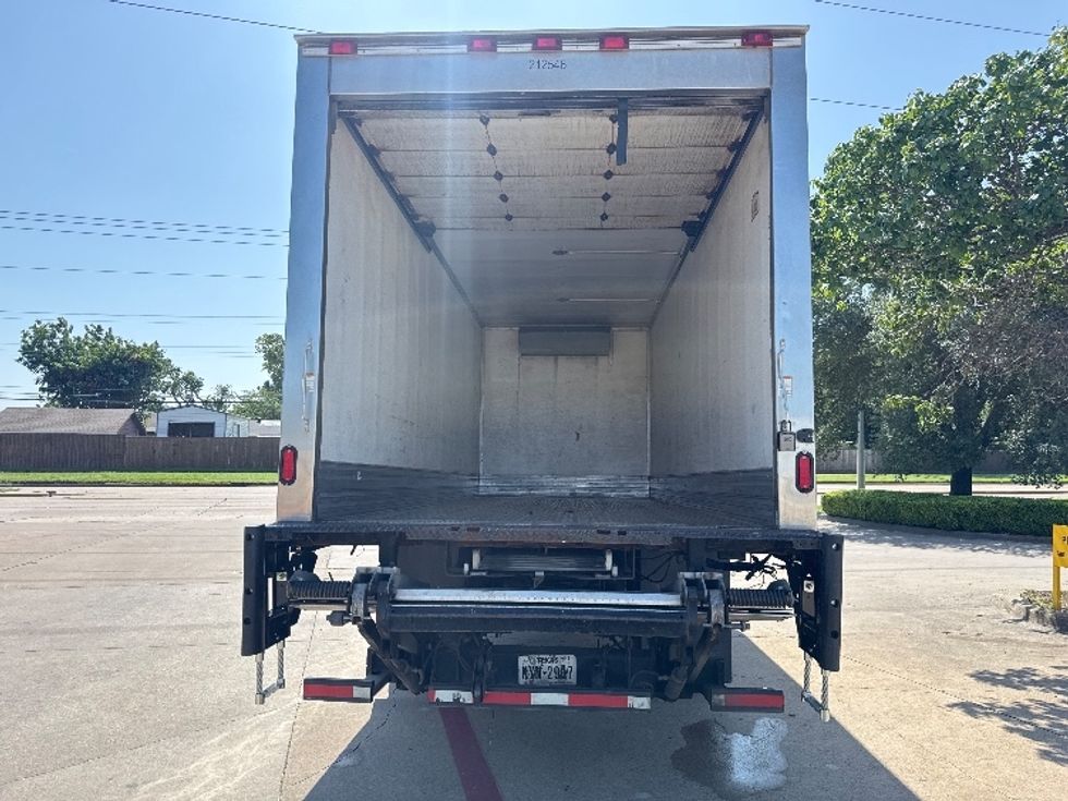 Refrigerated Truck-Light and Medium Duty Trucks-International-2019-4300-Garland-TX-298,206\n\t\tmiles-$ 23,500 - Image 8