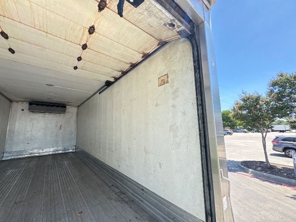 Refrigerated Truck-Light and Medium Duty Trucks-International-2019-4300-Garland-TX-319,738\n\t\tmiles-$ 20,250 - Image 12
