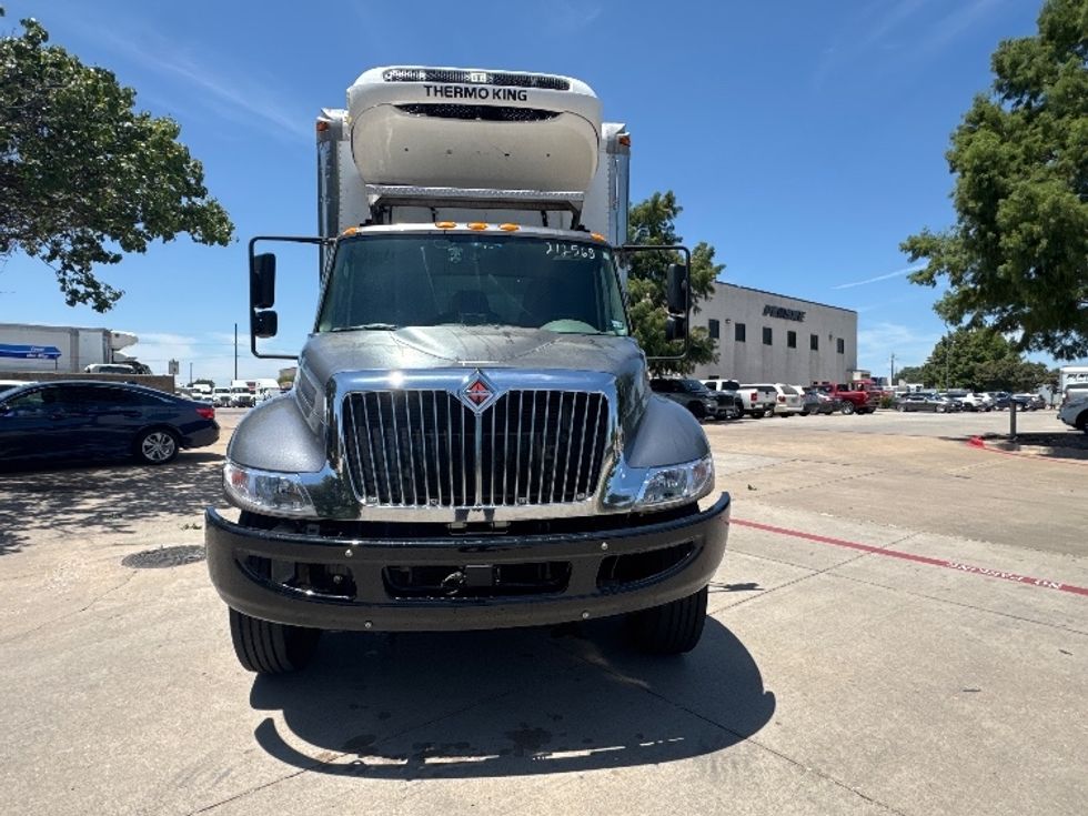 Refrigerated Truck-Light and Medium Duty Trucks-International-2019-4300-Garland-TX-319,738\n\t\tmiles-$ 20,250 - Image 2