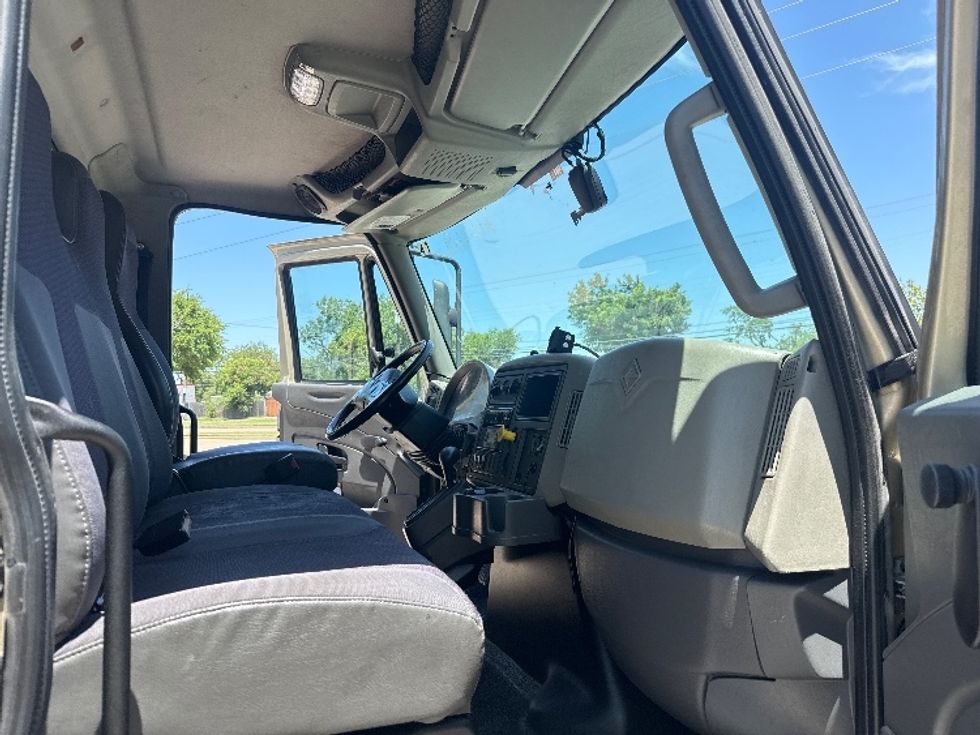 Refrigerated Truck-Light and Medium Duty Trucks-International-2019-4300-Garland-TX-319,738\n\t\tmiles-$ 20,250 - Image 20