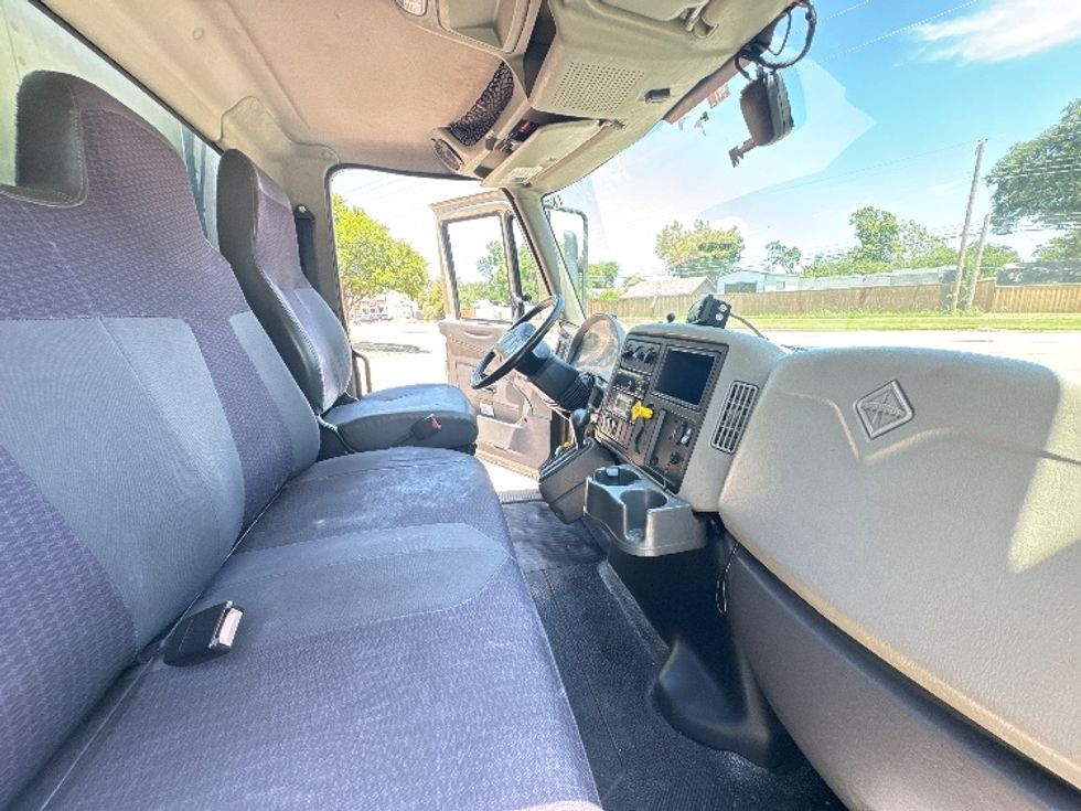 Refrigerated Truck-Light and Medium Duty Trucks-International-2019-4300-Garland-TX-319,738\n\t\tmiles-$ 20,250 - Image 22