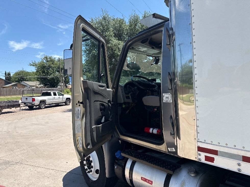 Refrigerated Truck-Light and Medium Duty Trucks-International-2019-4300-Garland-TX-325,273\n\t\tmiles-$ 20,000 - Image 15