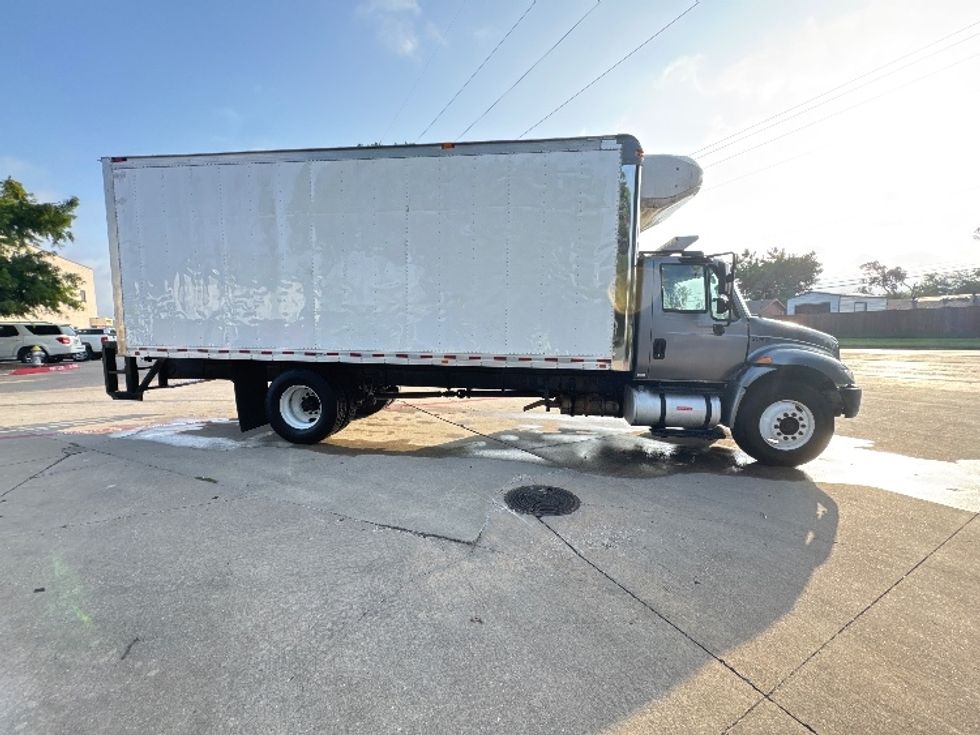 Refrigerated Truck-Light and Medium Duty Trucks-International-2019-4300-Garland-TX-326,053\n\t\tmiles-$ 20,250 - Image 15