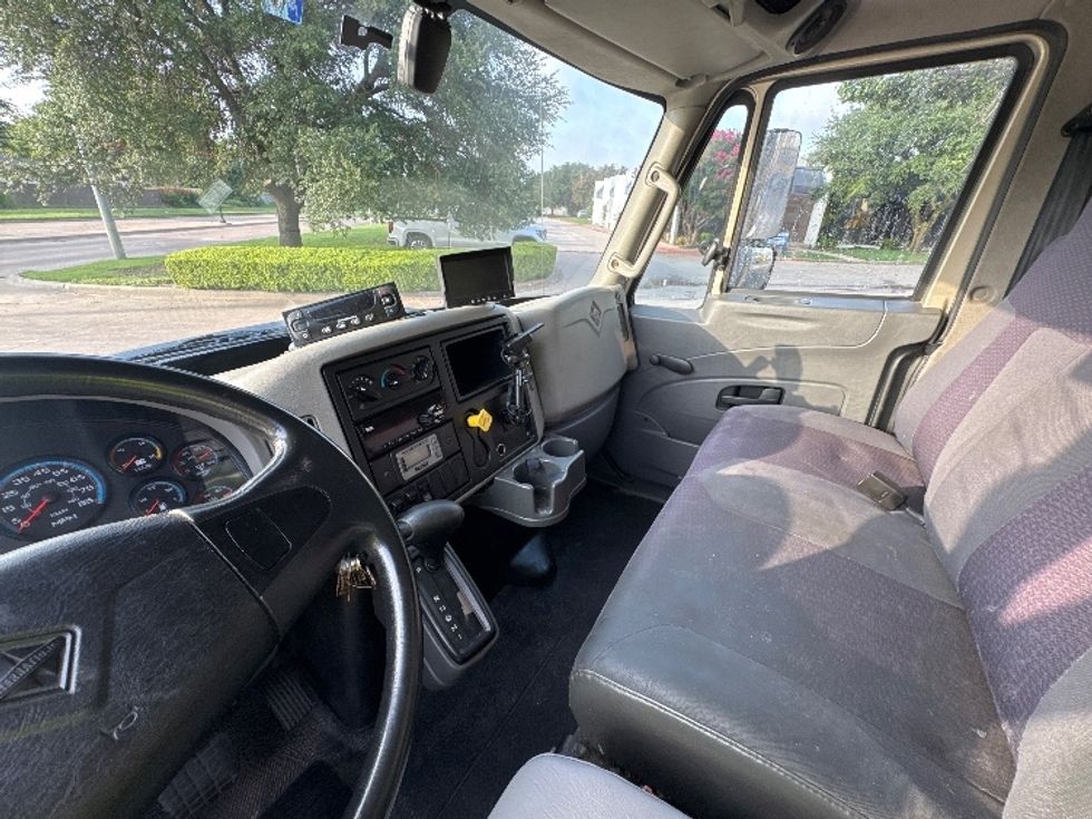 Refrigerated Truck-Light and Medium Duty Trucks-International-2019-4300-Garland-TX-326,053\n\t\tmiles-$ 20,250 - Image 19