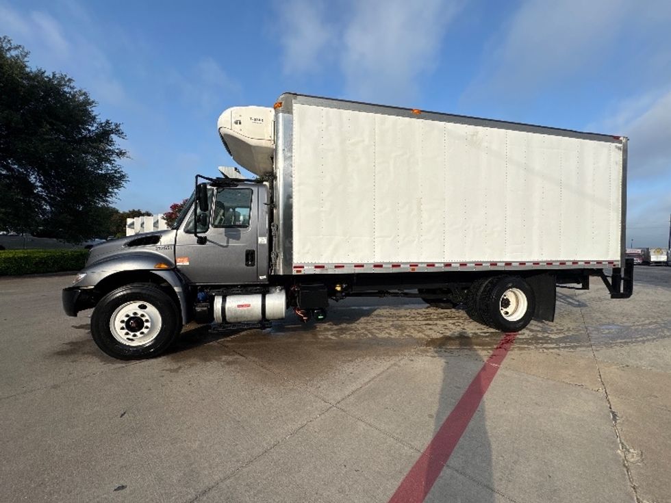 Refrigerated Truck-Light and Medium Duty Trucks-International-2019-4300-Garland-TX-326,053\n\t\tmiles-$ 20,250 - Image 4