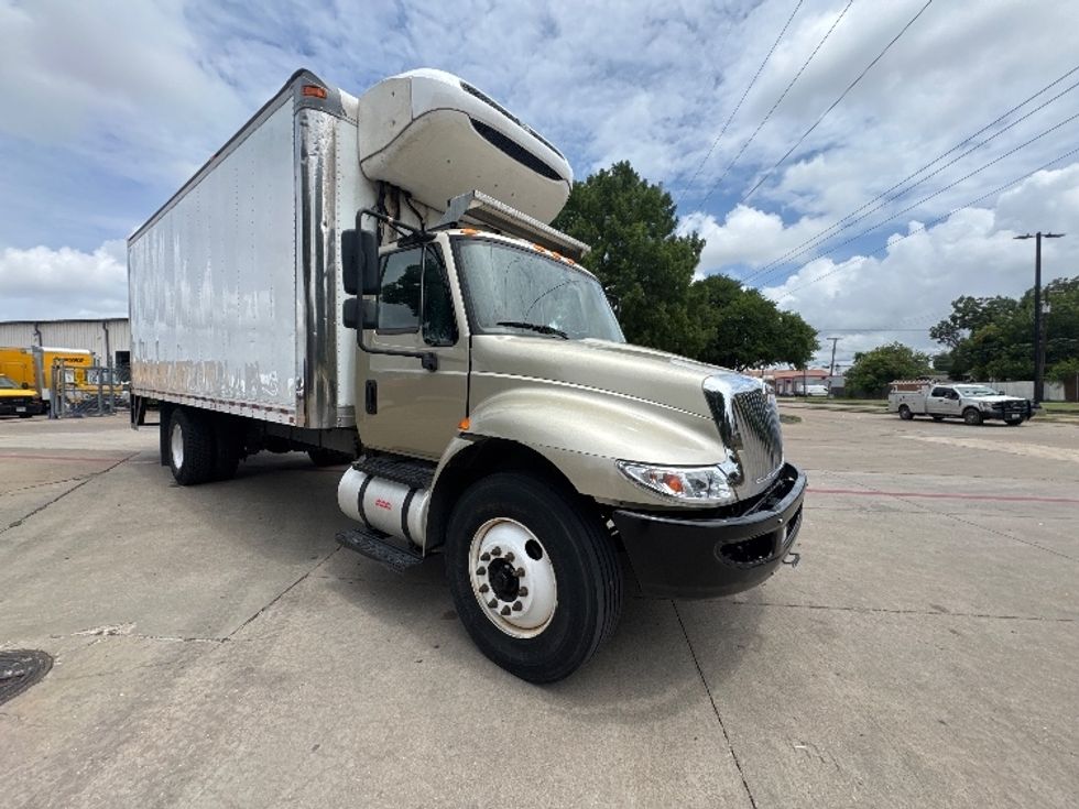 Refrigerated Truck-Light and Medium Duty Trucks-International-2019-4300-Garland-TX-328,259\n\t\tmiles-$ 20,250 - Image 1