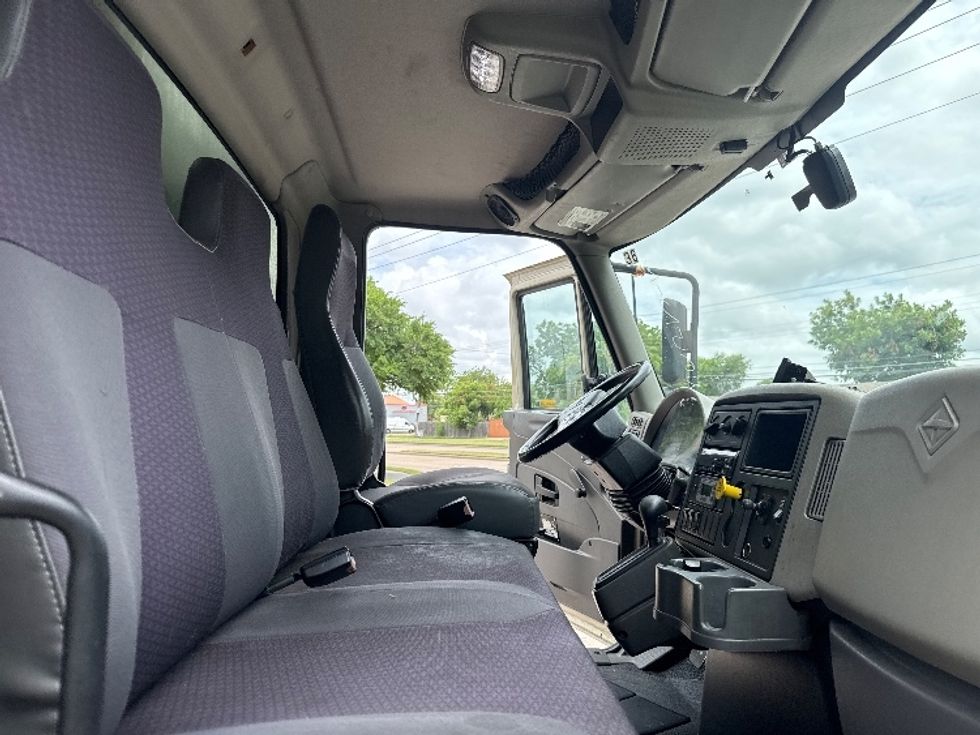 Refrigerated Truck-Light and Medium Duty Trucks-International-2019-4300-Garland-TX-328,259\n\t\tmiles-$ 20,250 - Image 21