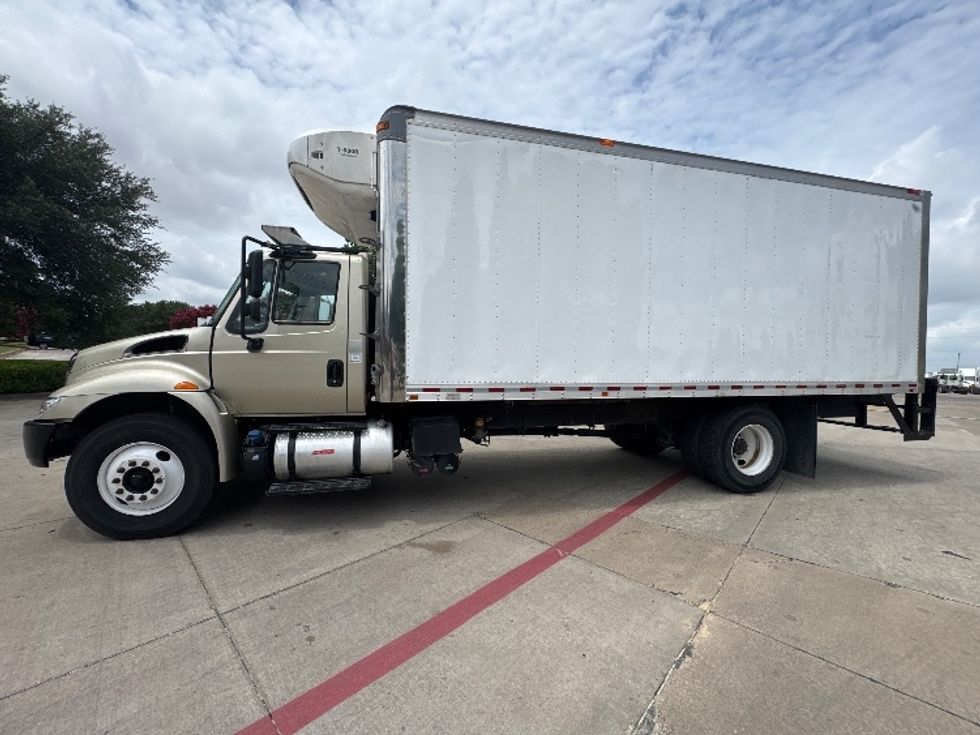 Refrigerated Truck-Light and Medium Duty Trucks-International-2019-4300-Garland-TX-328,259\n\t\tmiles-$ 20,250 - Image 4
